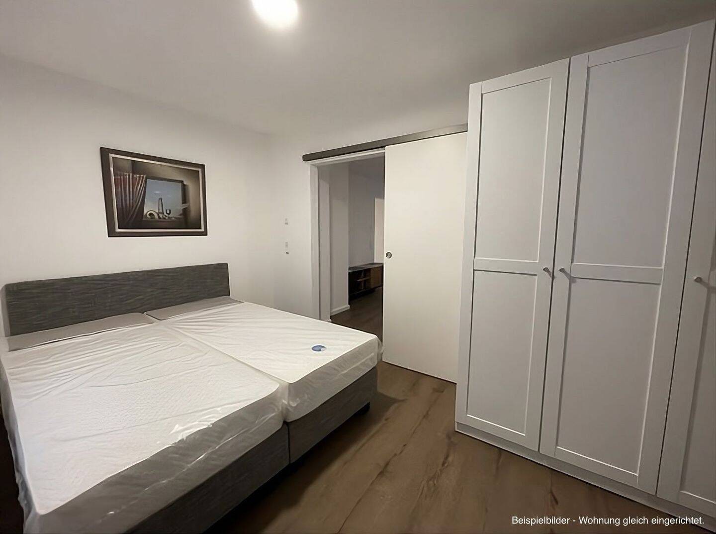 Stilvoll möblierte Altbauperle mit Balkon direkt am Weinmarkt – Nürnberg – Vorschaubild 7