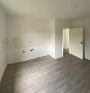 Komplett renovierte 2,5-Zimmer-Wohnung in Nähe City mit Balkon! – 45141 Essen – Vorschaubild 4