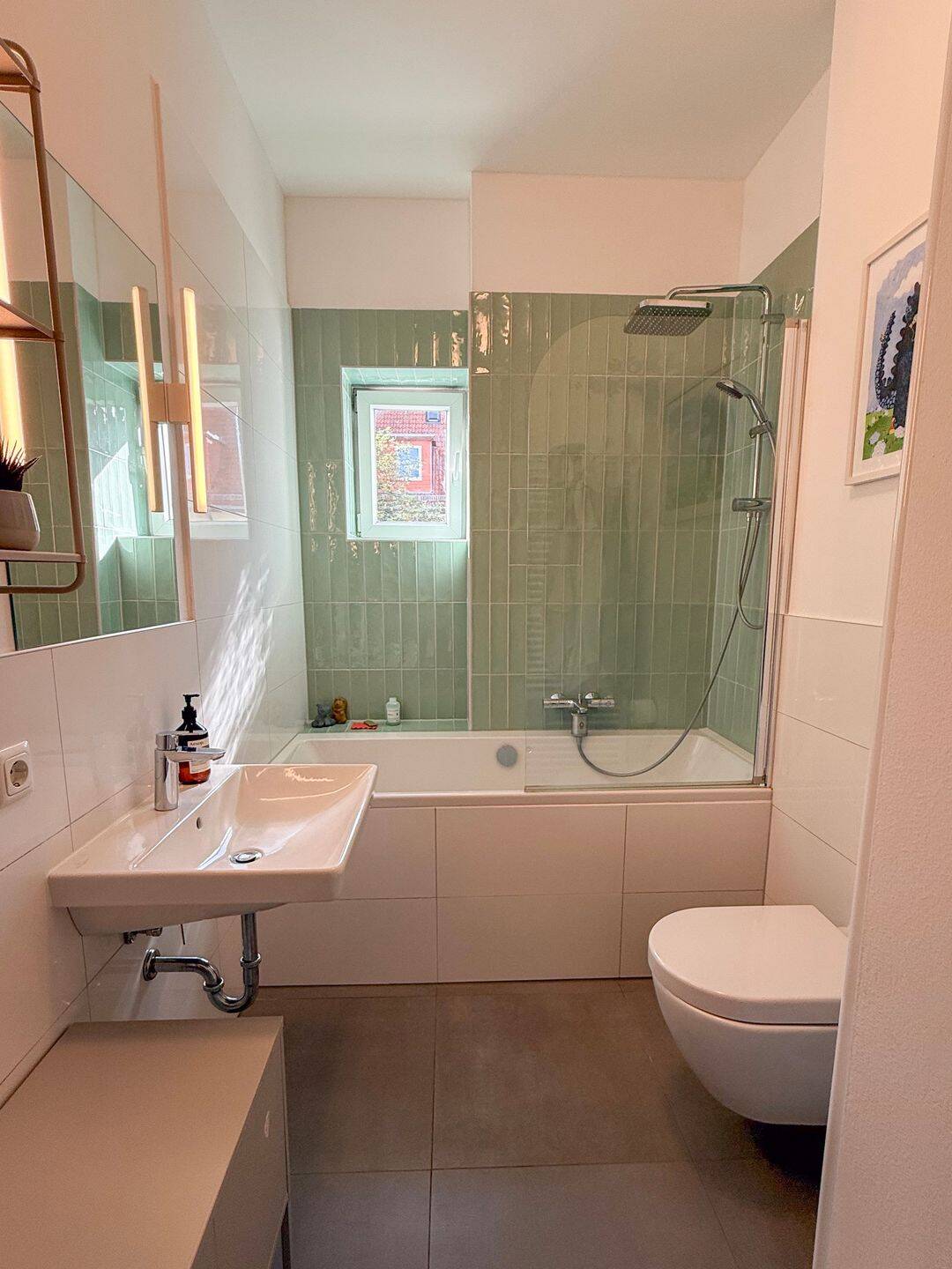 Charmante 3-Zimmer-Altbauwohnung mit zwei Balkonen und großem Gemeinschaftsgarten in Prenzlauer Berg – Berlin – Vorschaubild 9