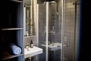 Möblierte Komfort-Apartments mit Balkon im "Main Atrium" auf der Hafeninsel Frankfurt/Offenbach – 63067 Offenbach am Main – Vorschaubild 6