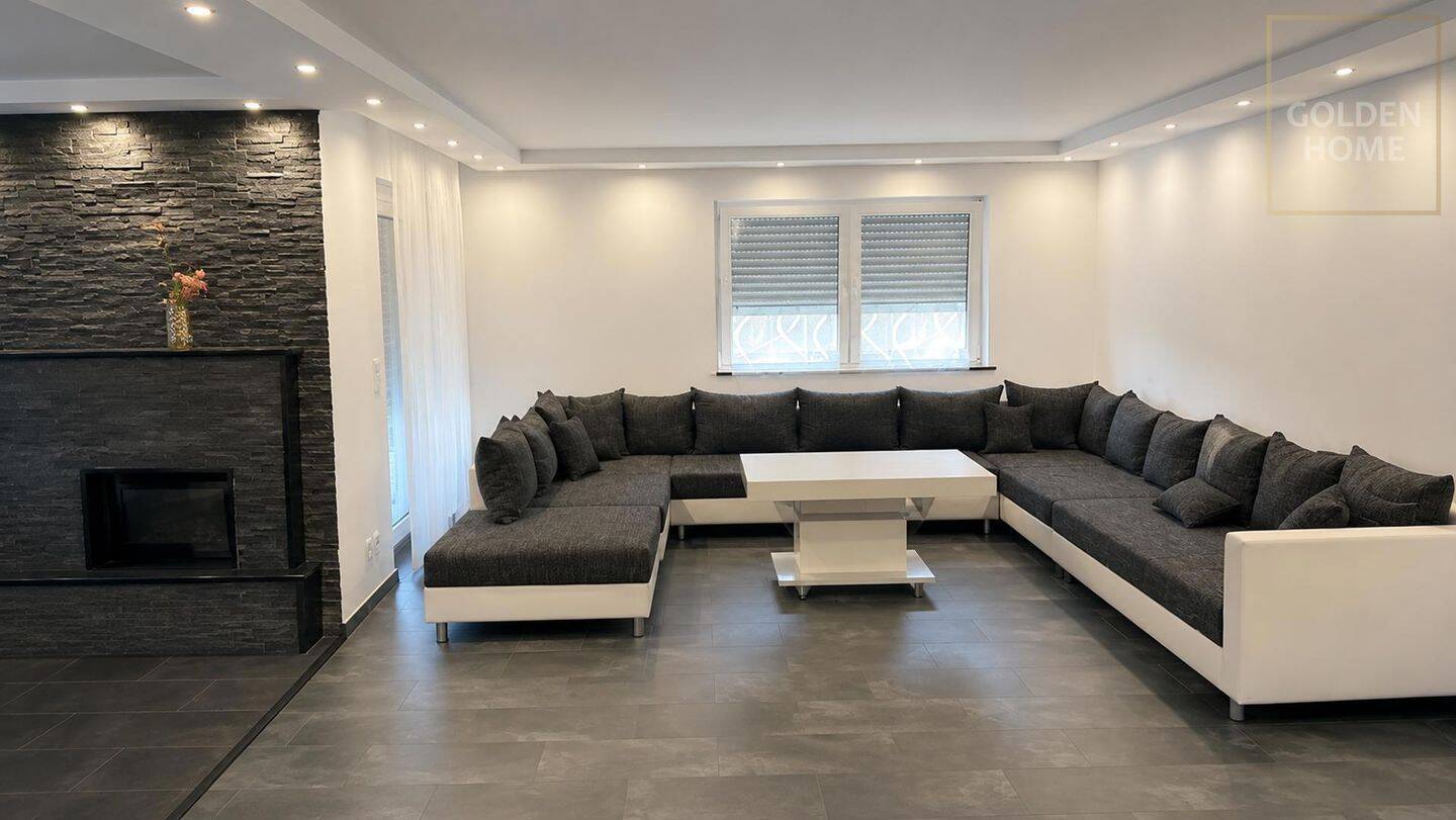 Wohnen auf höchstem Niveau - modernes Einfamilienhaus mit Wellness und Traumgarten – Altdorf bei Nürnberg – Vorschaubild 3