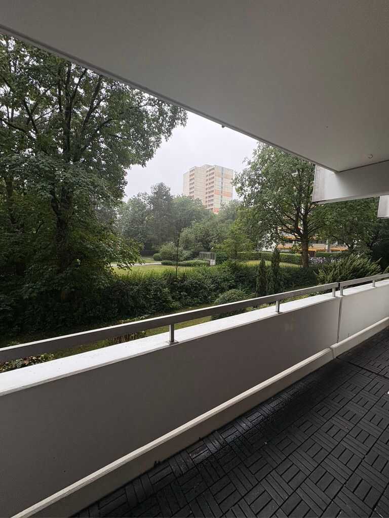 Bert-Brecht-Allee - schöne, sonnige 3-Zi.-Whg. mit Südbalkon