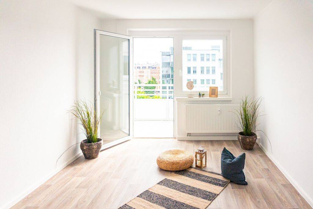 Wunderschöne 3-Raum-Wohnung mit 2 Balkonen – Chemnitz – Vorschaubild 2