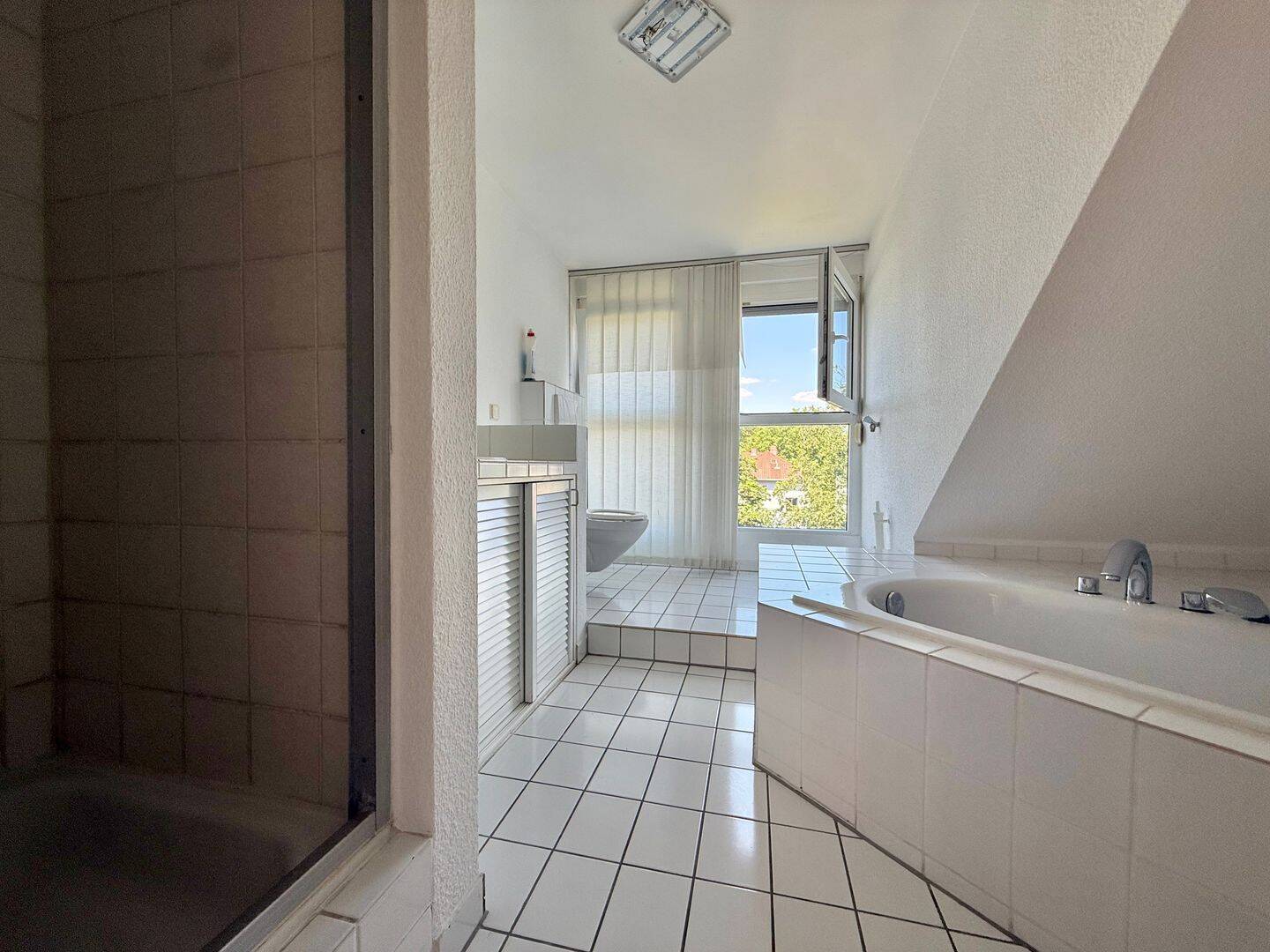 Dachgeschosswohnung mit Einbauküche in begehrter Lage – Mannheim – Vorschaubild 8