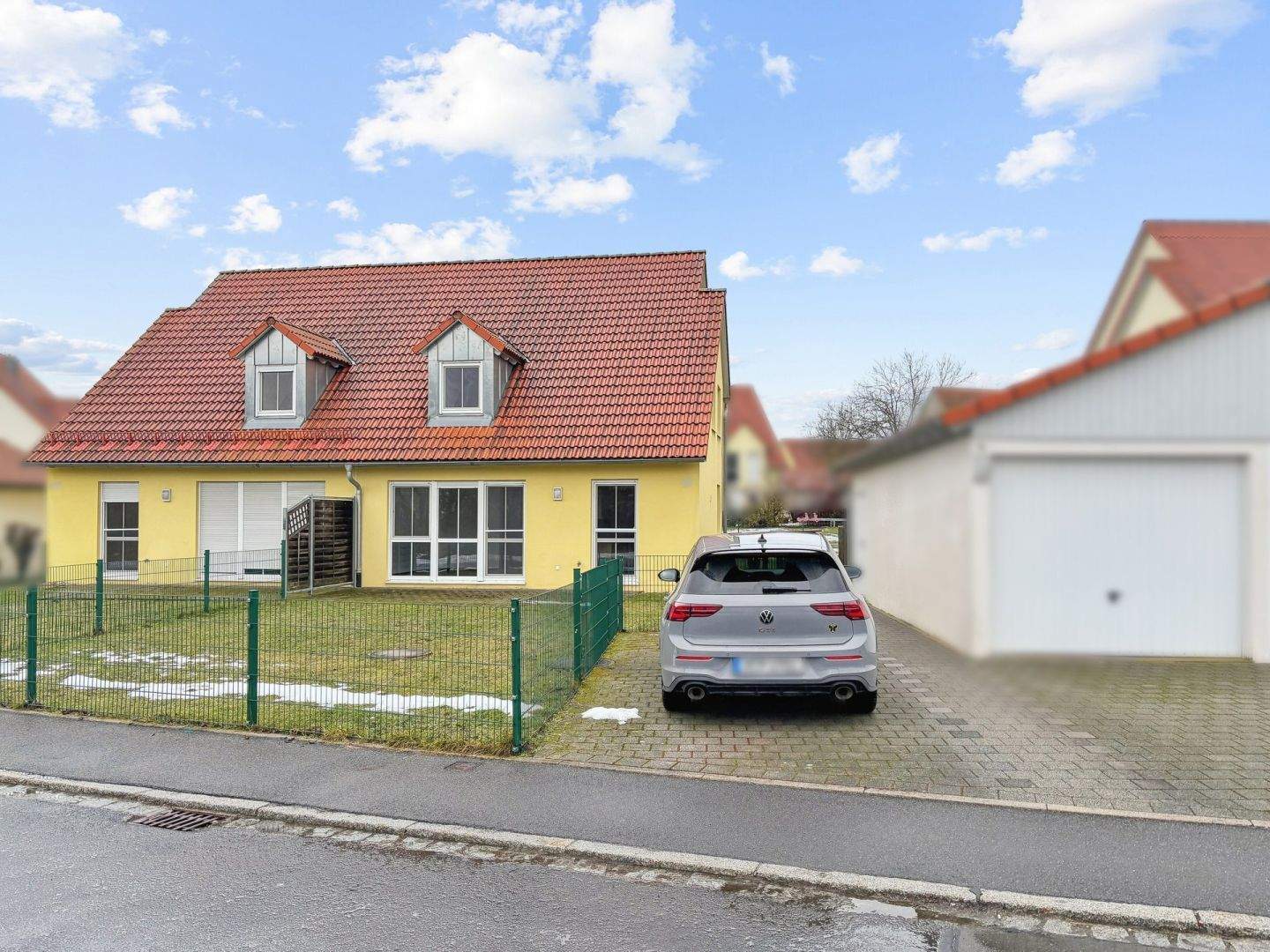 Attraktive Doppelhaushälfte zum Eigenbezug oder als Kapitalanlage in Kulmain – Kulmain – Vorschaubild 3