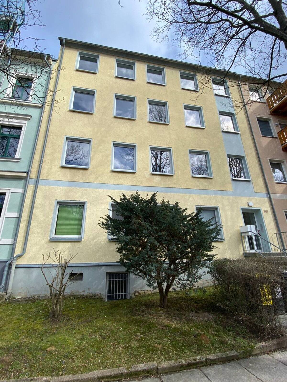 Ruhig wohnen mit guter Anbindung - Moderne 1-Raum-Wohnung im 1. Obergeschoss – 9131 Chemnitz – Bild 1 von 4