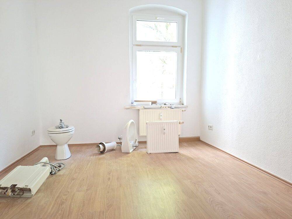 !! mit Einbauküche, 3-Raum-Wohnung mit Laminat in ruhiger Nebenstraße !! – Chemnitz – Vorschaubild 5