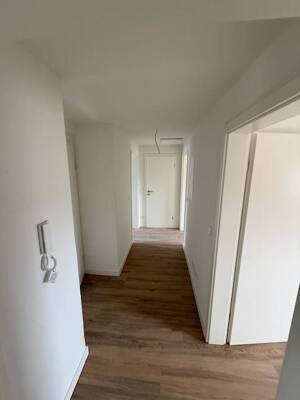 DU-Mitte | Nähe Schwanentorbrücke | 2 ZKDB | kernsaniert | 50 m² | ab 01.05.26 – 47051 Duisburg – Vorschaubild 4