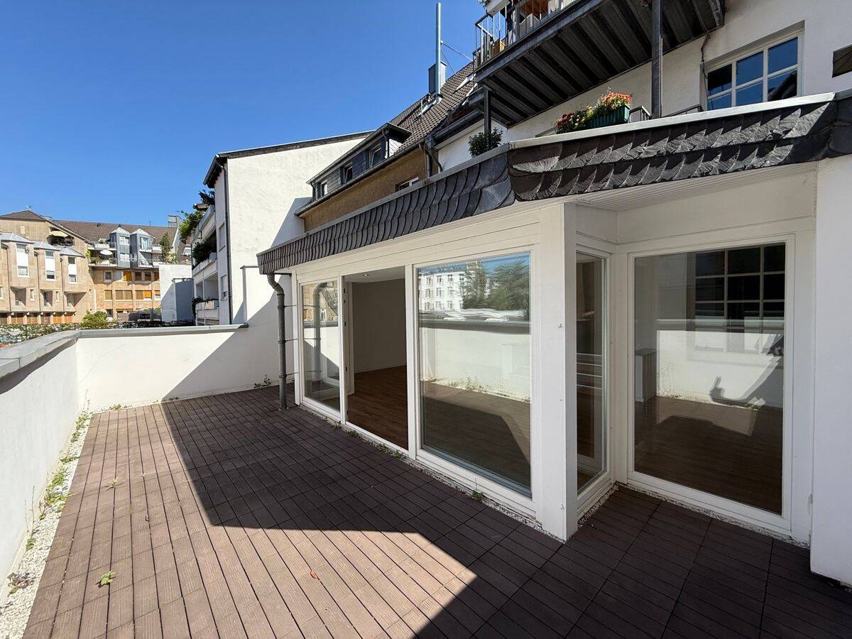 KÖLN INNENSTADT Nähe Neumarkt, helle geräumige 3 Zi. Wohnung, 111 m² Wfl. im 1. OG, gr. Westterrasse – Köln – Vorschaubild 5