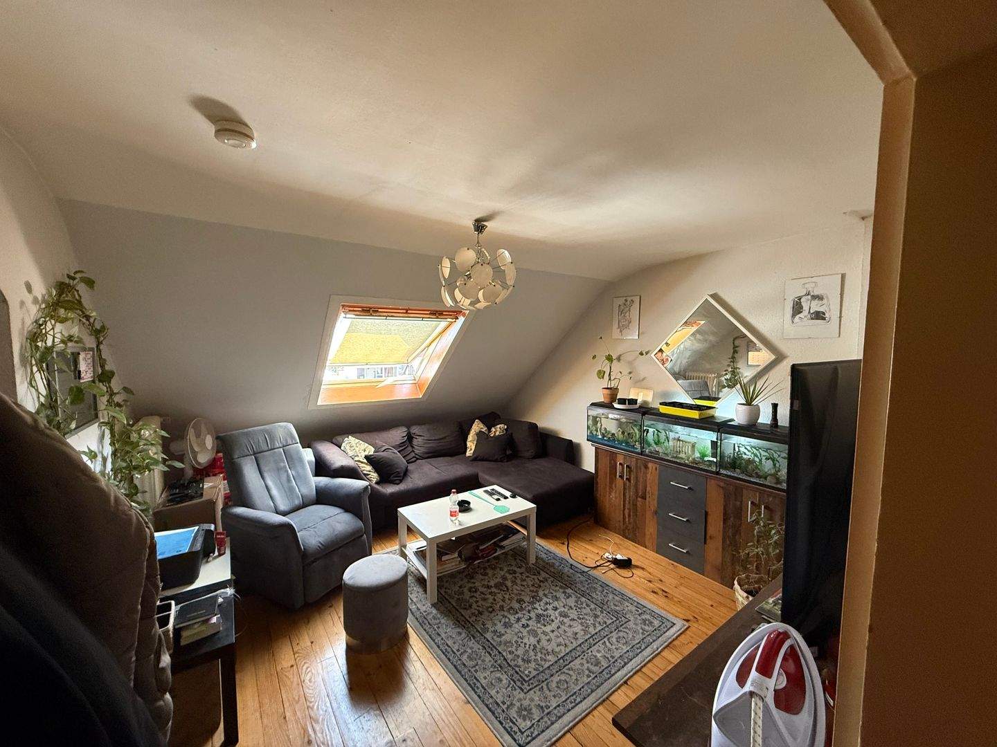 Single oder mit Partner! Gemütliche 2 ZKB-Wohnung im DG eines Mehrfamilienhauses in Alt-Saarbrücken – Saarbrücken – Vorschaubild 2