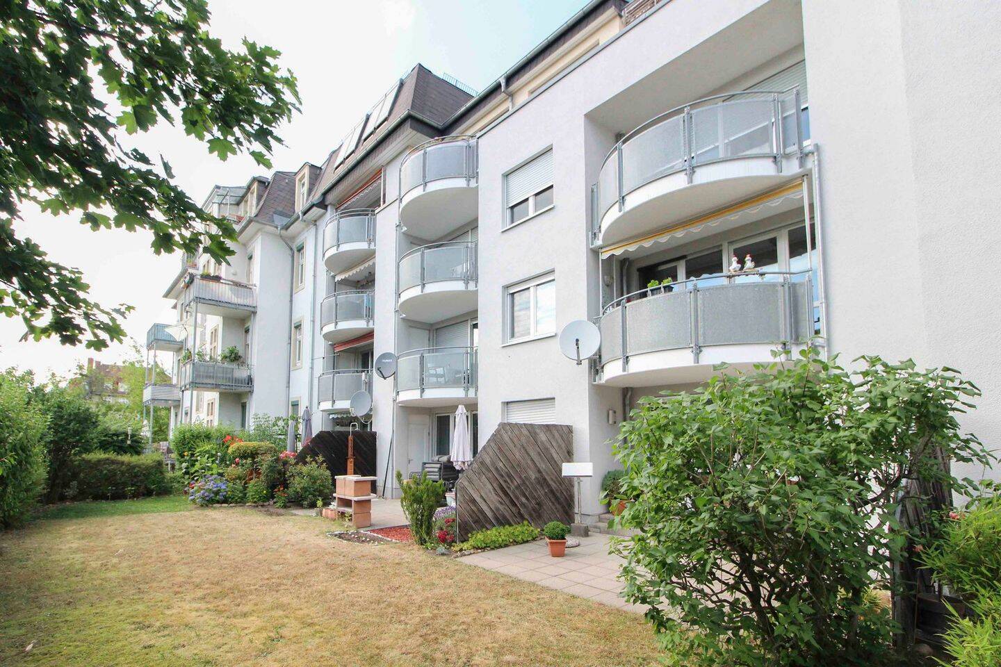 !!!TOP LAGE!!! Vermietete Erdgeschosswohnung mit herrlicher Terrasse