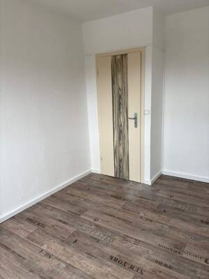 Jetzt eine helle frisch renovierte und sofort verfügbaren, 3 Zimmerwohnung mit Balkon mieten!! – 99869 Günthersleben-Wechmar – Vorschaubild 7