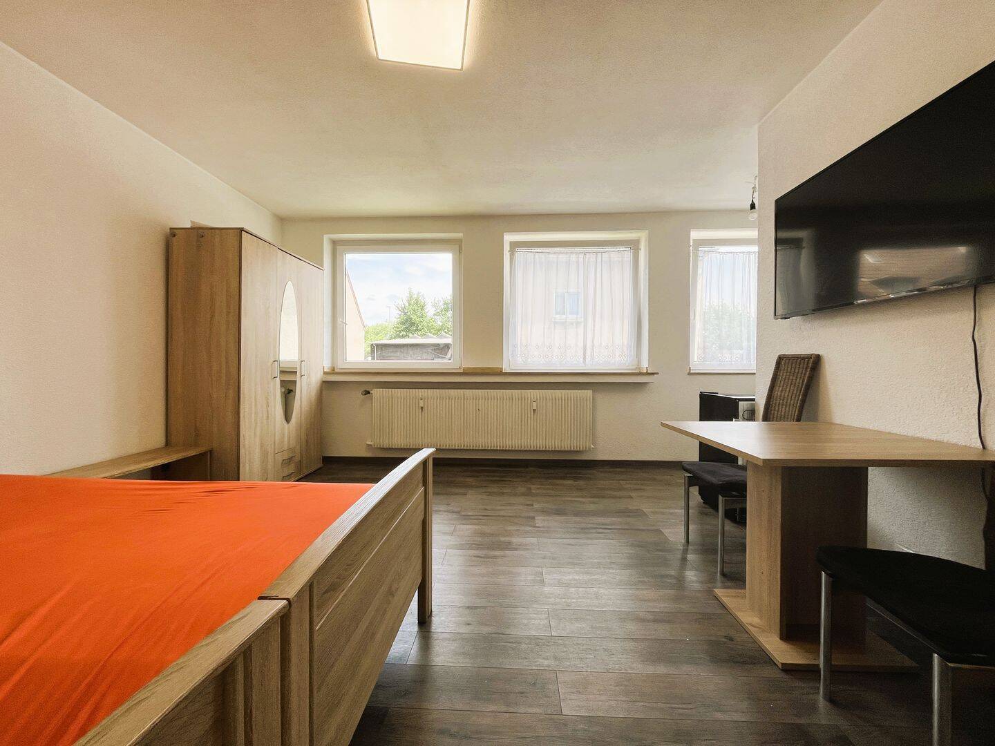 Großzügiges möbliertes Apartment - ideal für Singles oder Paare – Oberhausen – Vorschaubild 3