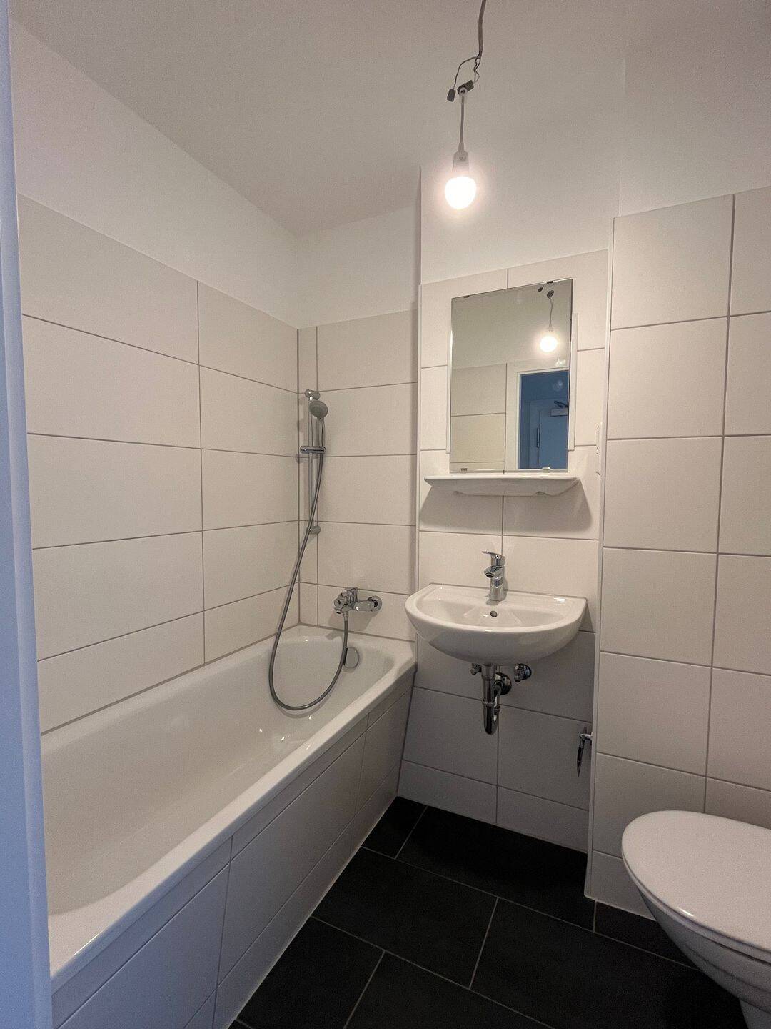 Helle 2-Raum-Wohnung mit Balkon – Chemnitz – Vorschaubild 4