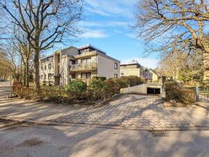 GUT VERMIETETES PENTHOUSE MIT DACHTERRASSE IN TOPLAGE ANGRENZEND ZU WELLINGSBÜTTEL – 22391 Hamburg – Vorschaubild 2