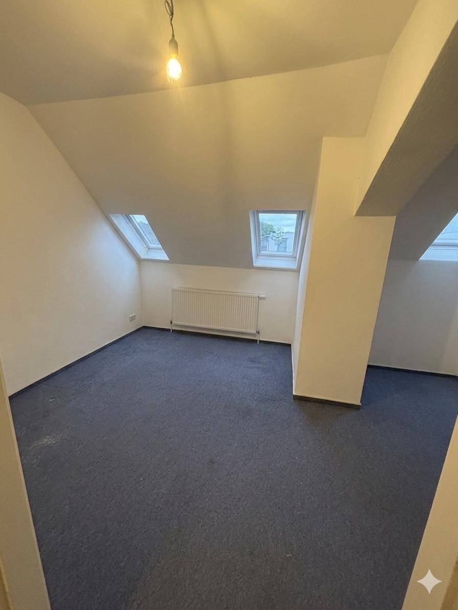 *Gepflegtes und Renoviertes Einfamilienhaus in Saarbrücken Ensheim* – Saarbrücken – Bild 1 von 9