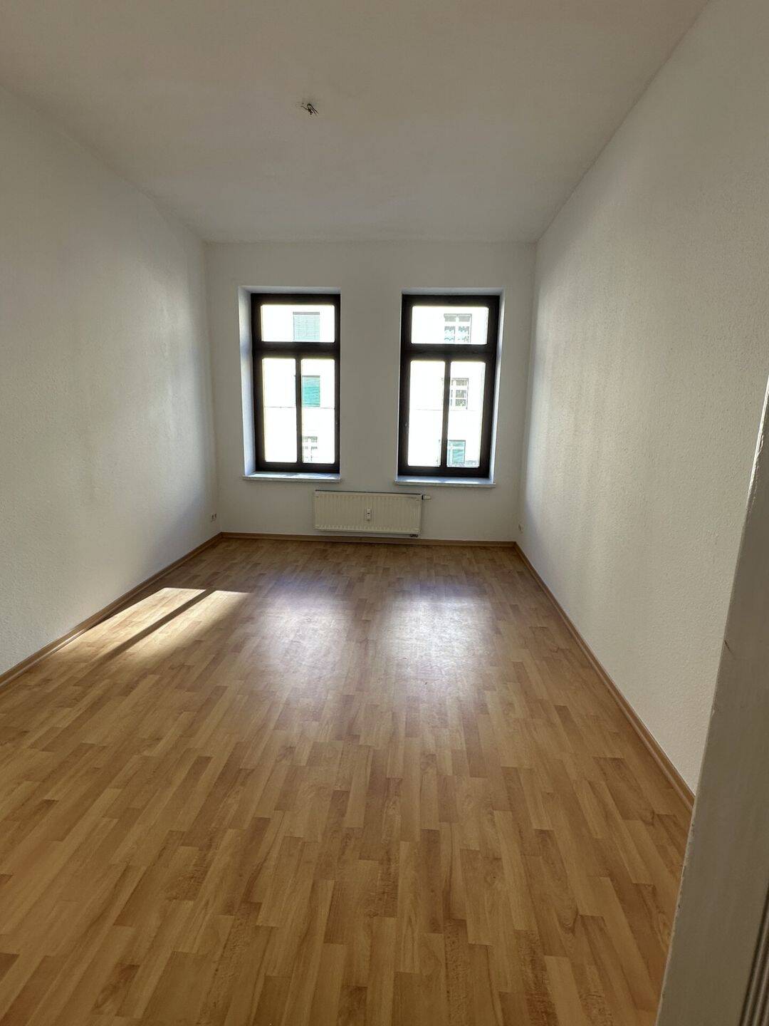 Helle 3-Raum-Wohnung mit Balkon in Sellerhausen-Leipzig! – Leipzig – Vorschaubild 2