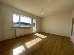 *moderne Balkonwohnung mit Tageslichtbad und 3 Zimmern* – 45355 Essen – Vorschaubild 2