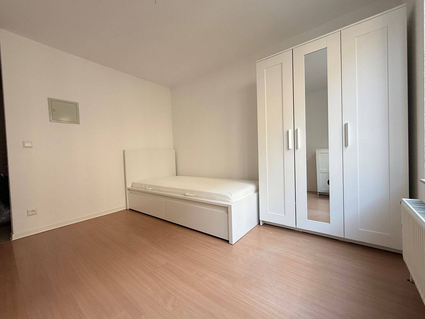 Renovierte, möblierte 1-Zimmer-Wohnung in Karlsruhe-Innenstadt – Karlsruhe – Vorschaubild 2