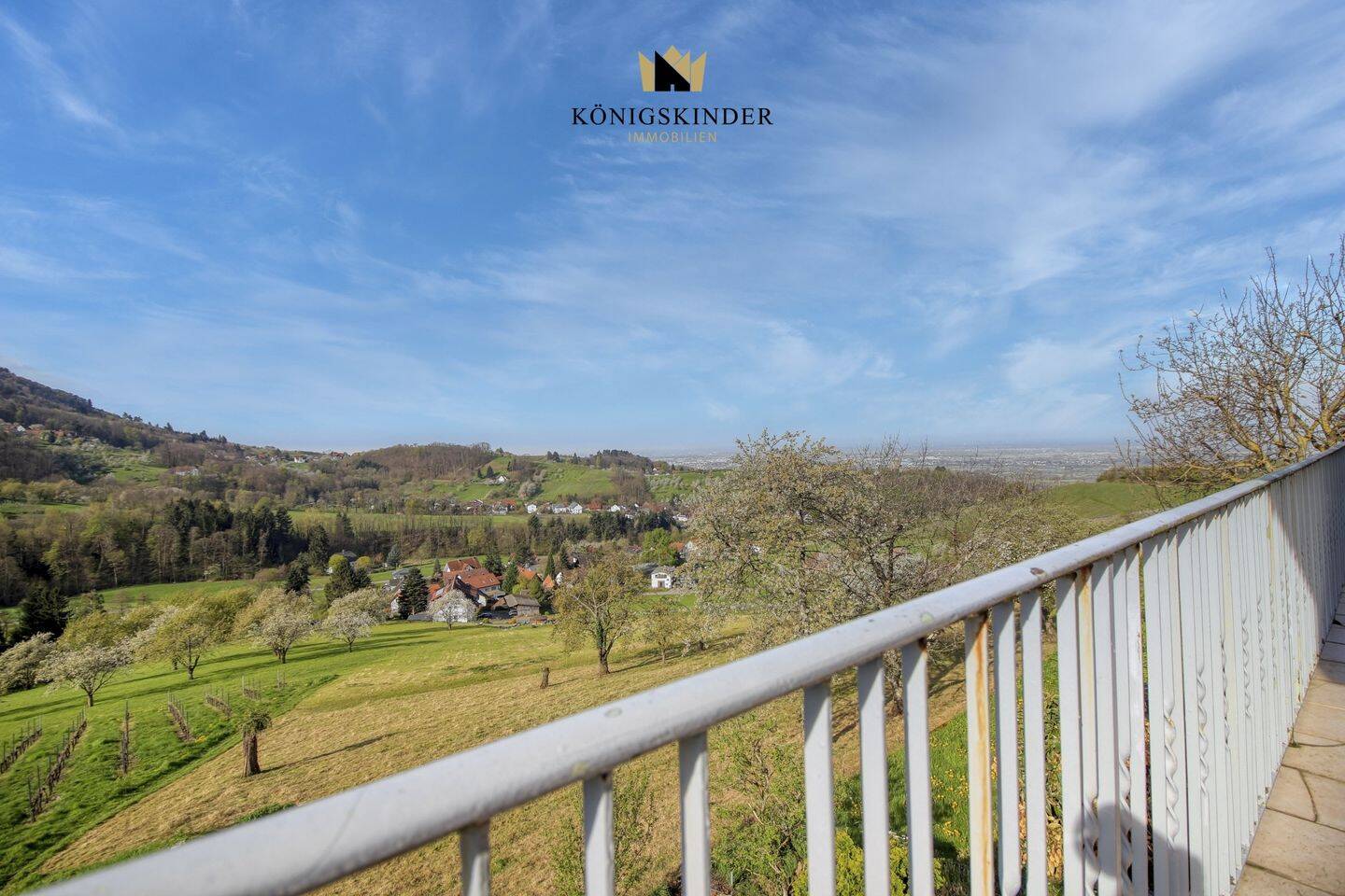 Mehr Blick geht nicht - Ein-/Zweifamilienhaus mit Panorama übers Rheintal – Lauf – Vorschaubild 2