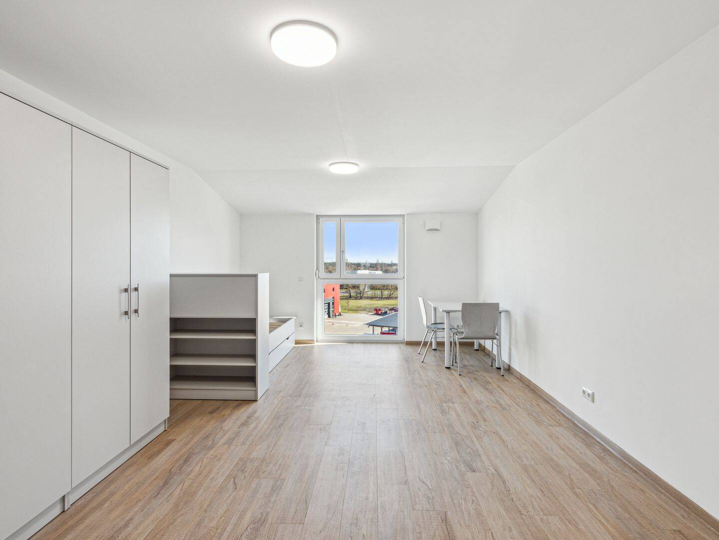 Get a 500 € gift card: Furnished 2-Room Unit with All-In Rent! – Magdeburg – Vorschaubild 4