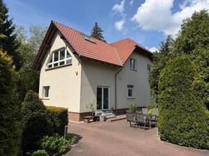 Freistehendes Wohnhaus mit großem Grundstück in ruhiger Lage von Biesdorf – 12683 Berlin – Vorschaubild 2