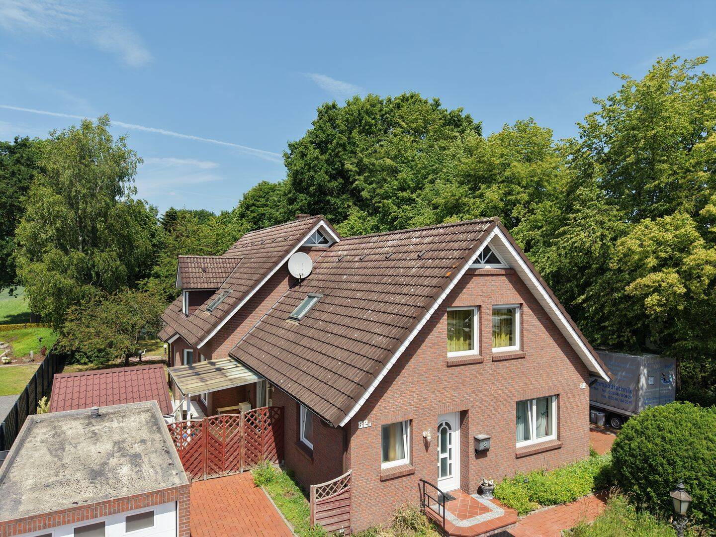 Großzügiges EFH mit Einliegerwohnung, Garage, Werkstatt und vielseitigen Nutzungsmöglichkeiten – Westoverledingen – Vorschaubild 2