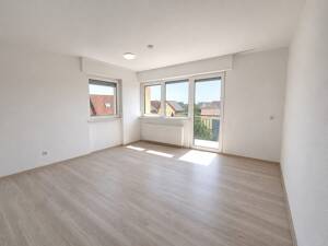 Sehr schöne Maisonettewohnung, 122 qm, 6 Zi, Kü, Bad, Balkon, Keller, StPl. & Garage – 76764 Rheinzabern – Vorschaubild 5
