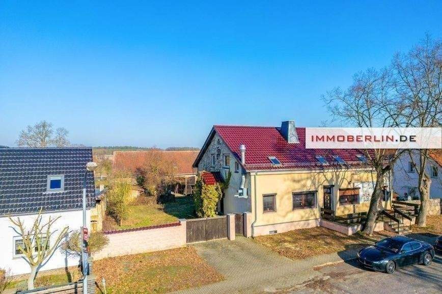 IMMOBERLIN.DE - Traumhafter Dreiseithof mit faszinierender Ausbaufreiheit auf großzügigem Grundstück – Schönermark – Bild 1 von 9