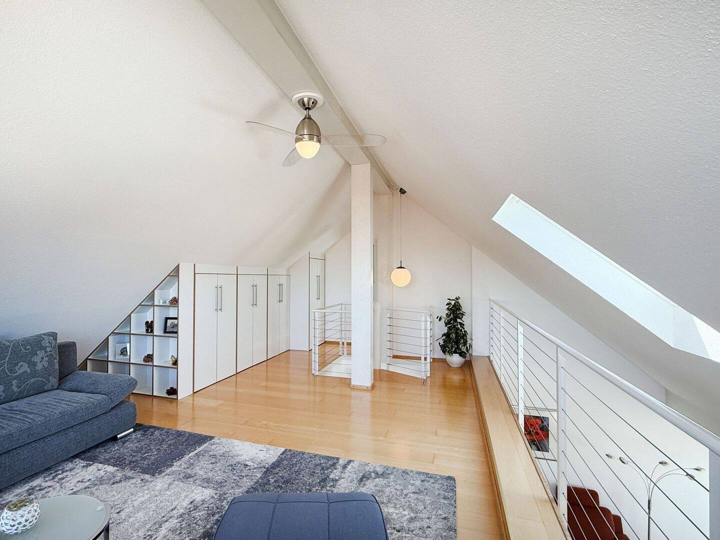Seenahe Maisonettewohnung mit Teilseesicht
