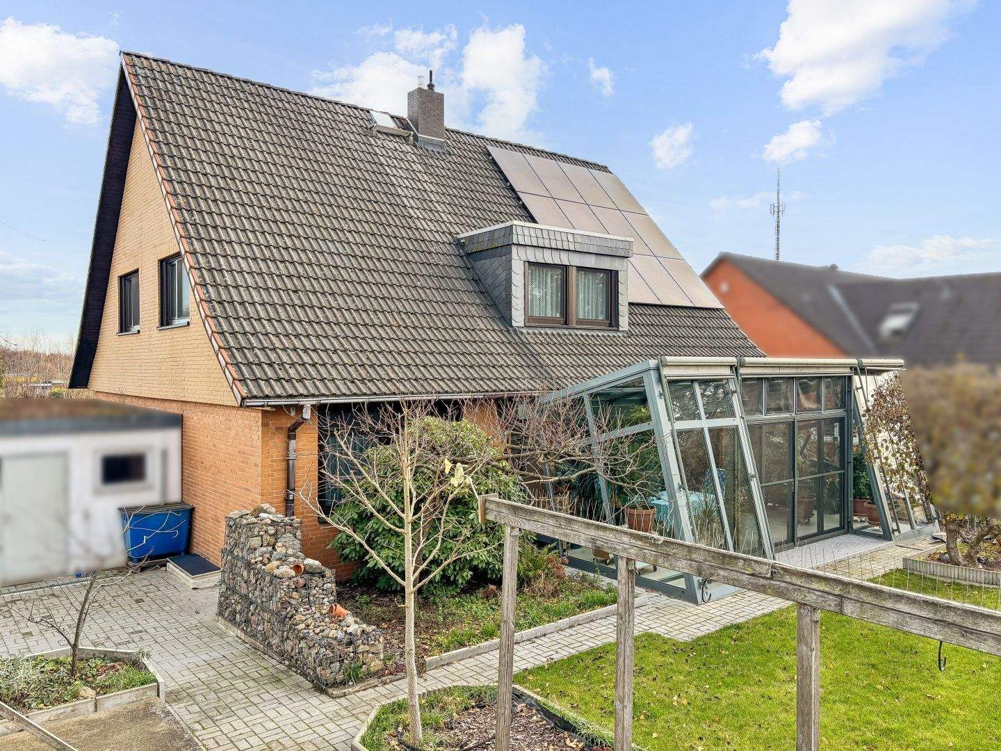 Ein-Zweifamilienhaus mit ca. 196 m² Wohnfläche in Weddel - Cremlingen – Cremlingen – Bild 1 von 9