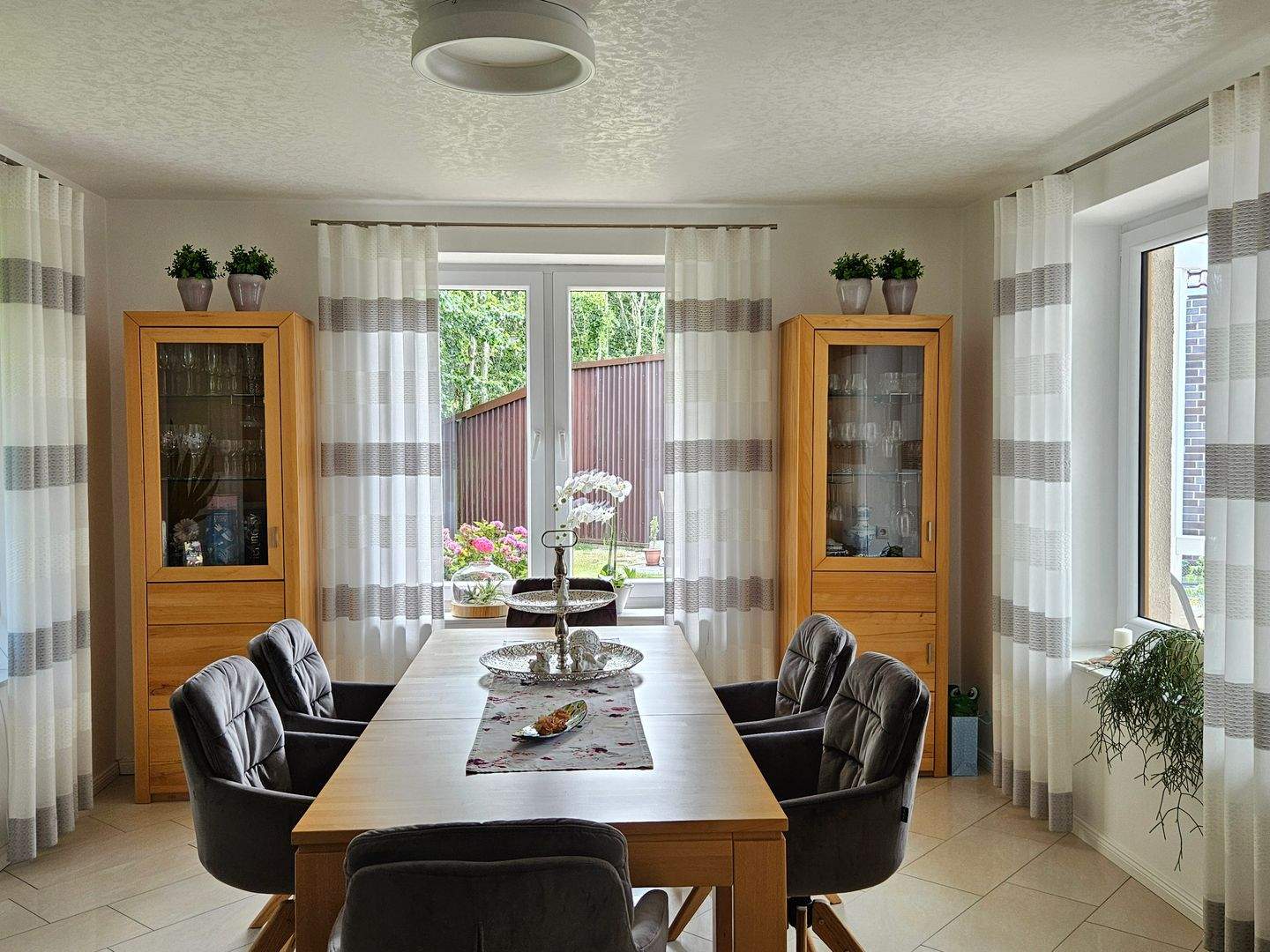 Super gepflegter Bungalow mit ausgebautem Dachgeschoss und EBK, Badmöbel, etc. inklusive!!Überdachte und freie Terrasse! Carport mit Geräteraum! – Löningen – Vorschaubild 5
