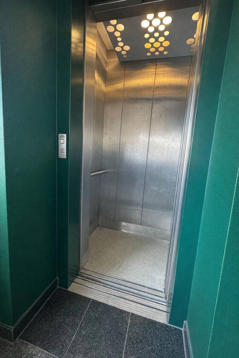 bezugsfertige 3-Raumwohnung in der Innenstadt, 5. Etage mit Aufzug – Chemnitz – Vorschaubild 3