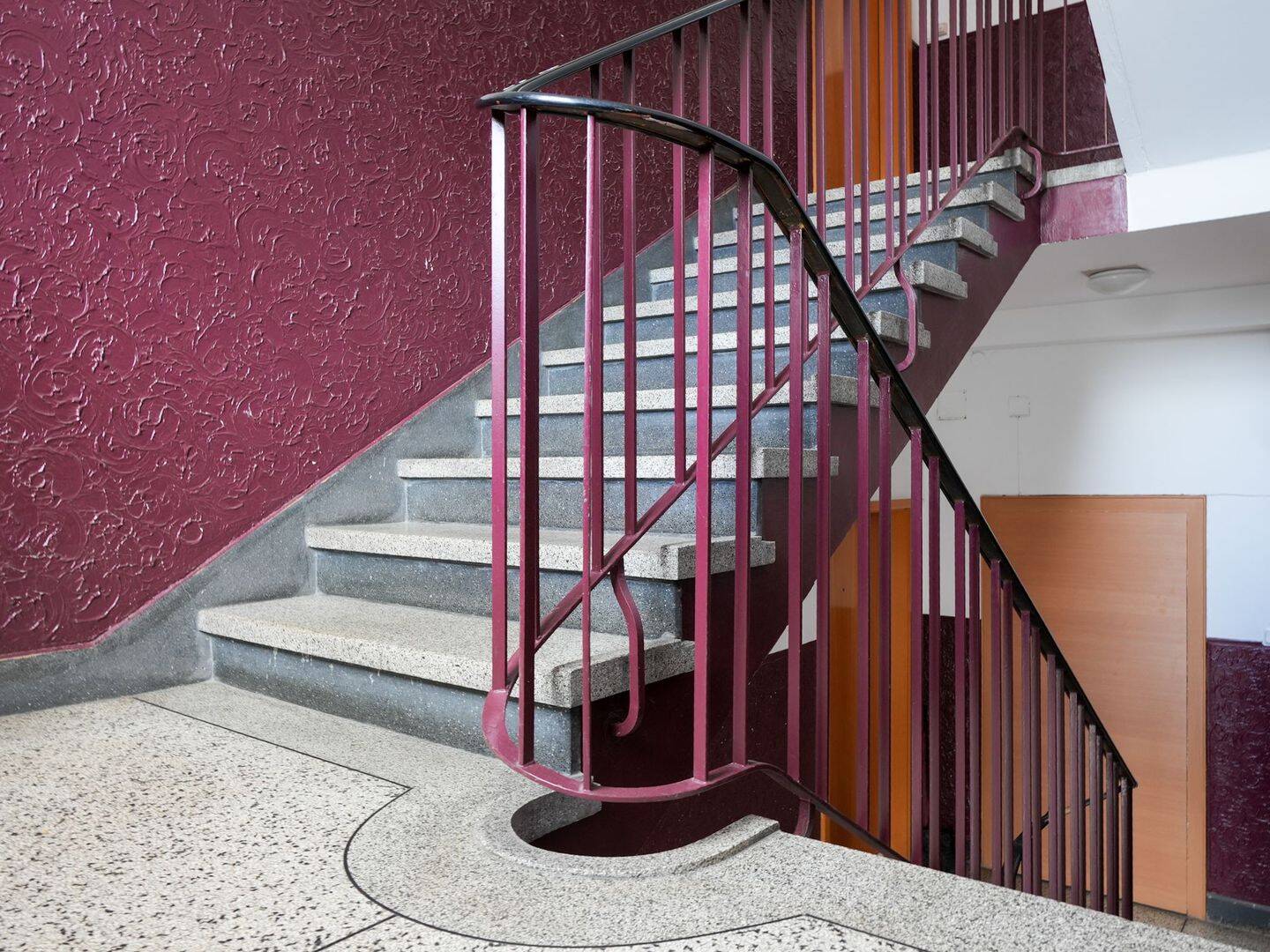 Helle 1,5-Zimmer-Dachgeschosswohnung im Nauwieser Viertel! – Saarbrücken – Vorschaubild 2