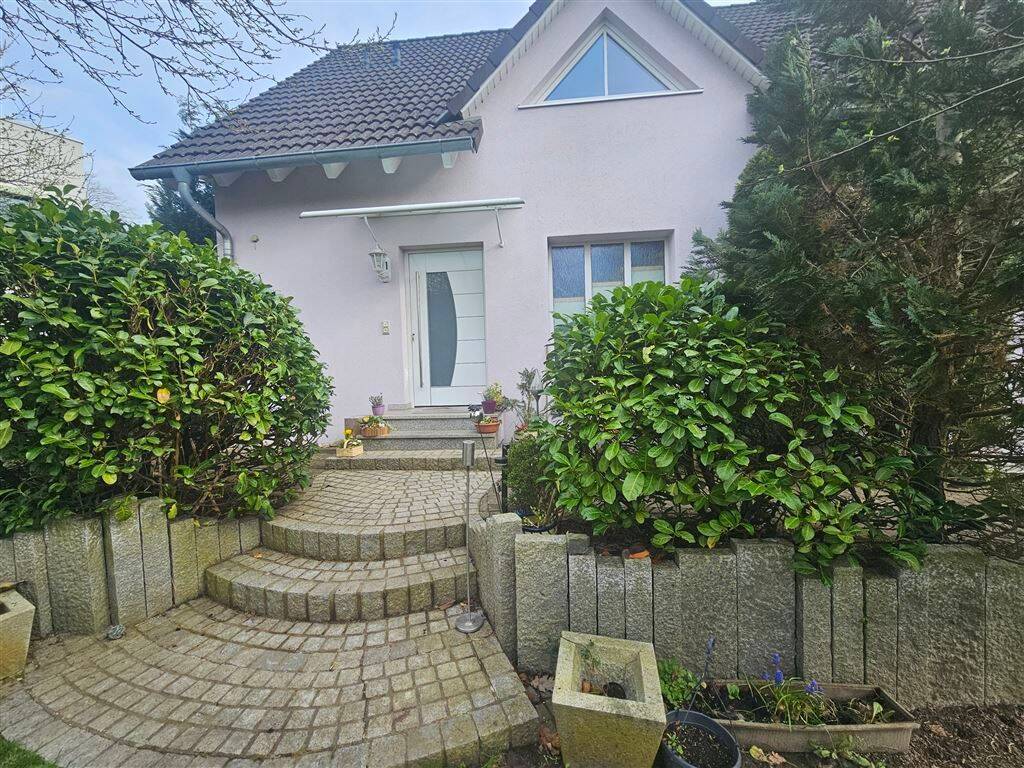 Moderne Villa - Einfamilienhaus mit Wintergarten & nachhaltiger Solartechnik – Eckental – Vorschaubild 2