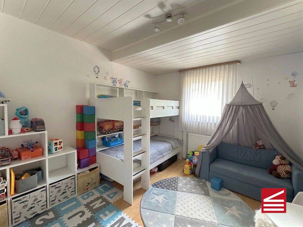 Baden-Baden, Zweifamilienhaus mit großem Garten, Hof und 3 Garagen! – Baden-Baden – Vorschaubild 5