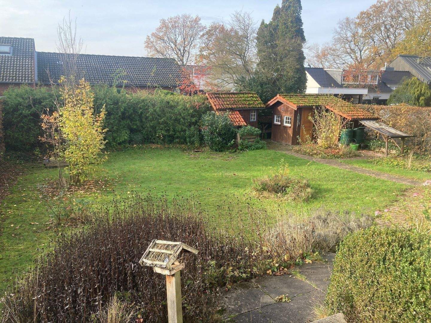 ISERNHAGEN KB: Freistehender Bungalow in bester Lage mit Souterrain – Isernhagen – Vorschaubild 3
