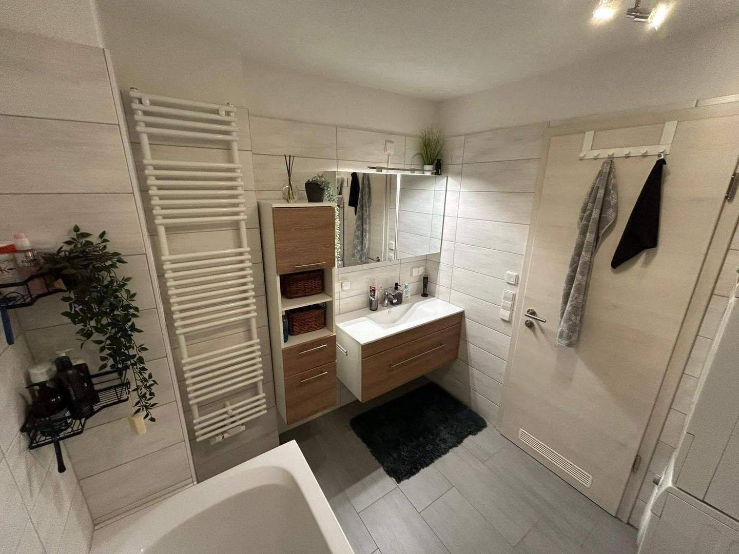 Familienfreundliche 3,5-Zimmer-Wohnung mit Balkon – Chemnitz – Vorschaubild 7
