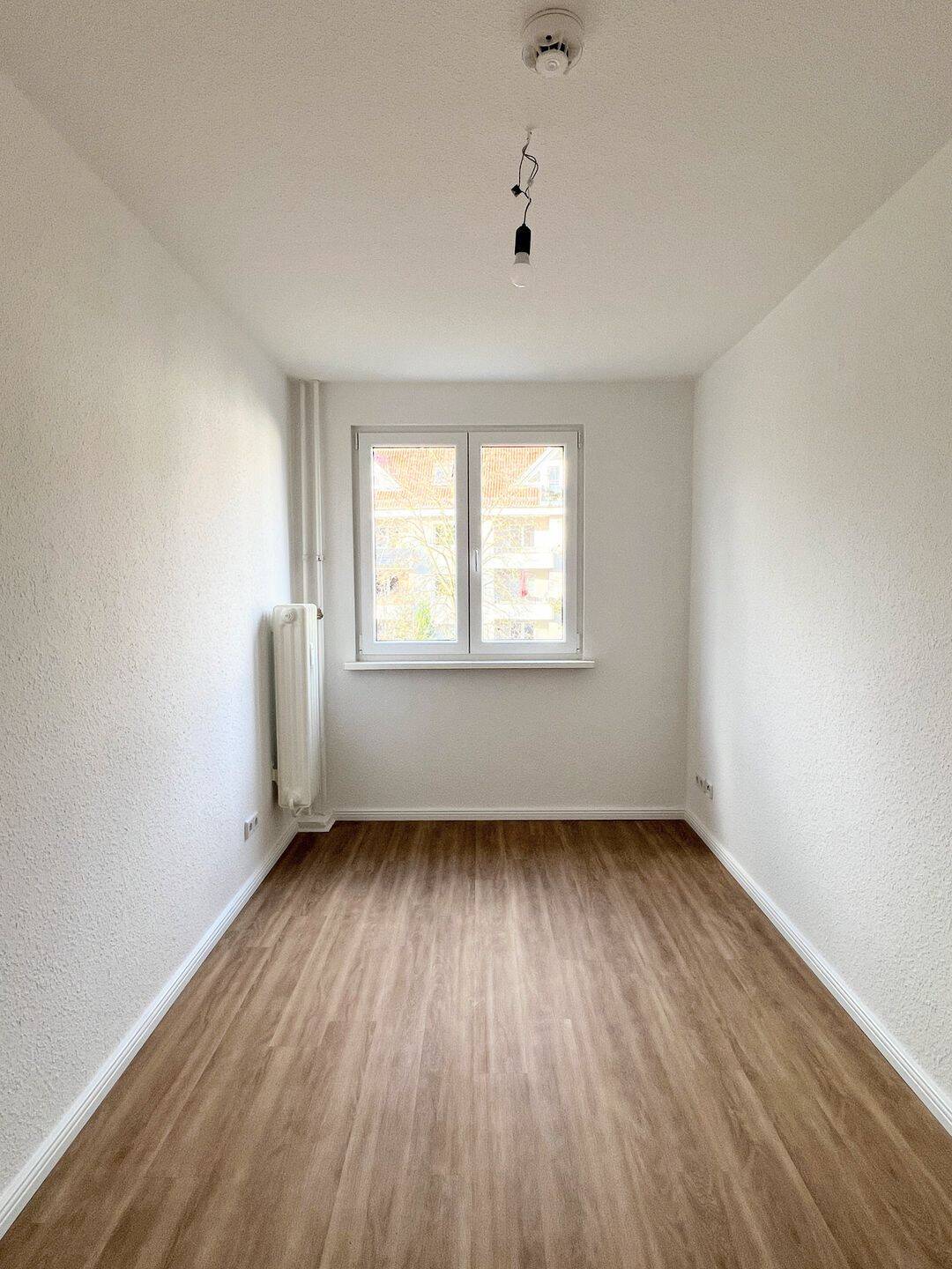 Vermietete 2,5-Zi.-Whg. Käufer-Provi-FREI | Süd-Balkon + EBK + 3.OG + neue Fenster & Elektro – Berlin – Vorschaubild 6