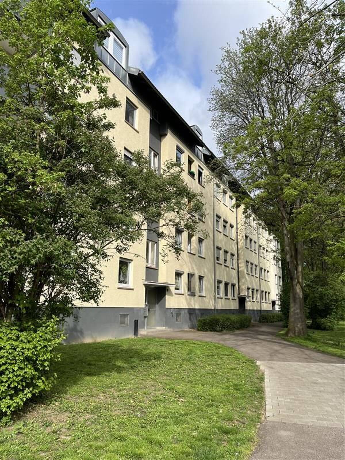 4-Zimmer unterm Dach – 70376 Stuttgart – Bild 1 von 7