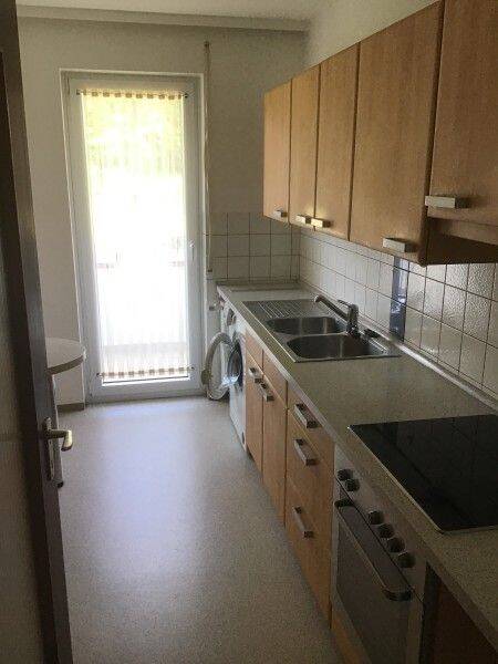 * HAUFFSTRASSE - RENOVIERTES BAD - PARKETT - 2 BALKONE - EINBAUKÜCHE * – Nürnberg – Vorschaubild 5