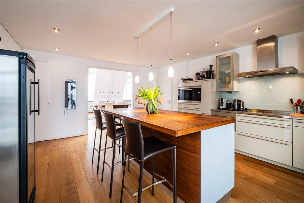 Kapitalanlage I Über den Dächern der Stadt I Vermietetes Penthouse in Toplage – 20249 Hamburg – Bild 1 von 9