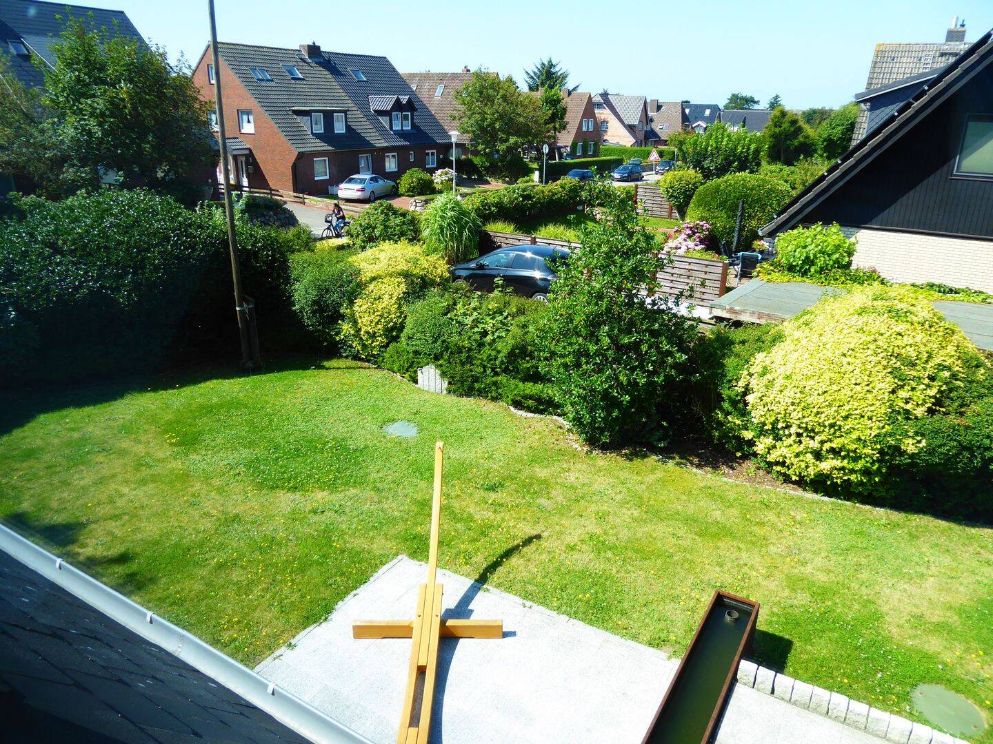 Provisionsfrei! Strandnahes freistehendes Haus, saniert mit neuem Dach+Fenstern, Sauna, Bädern und neu angelegtem Garten mit Friesenwall am Wäldchen! – Sylt – Vorschaubild 3