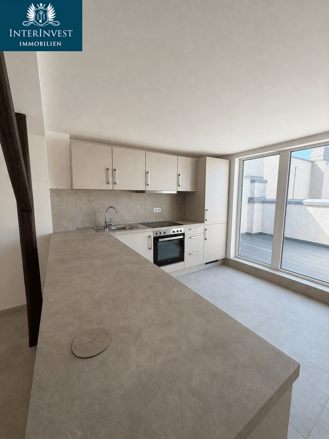 Erstbezug nach Modernisierung - Dachgeschosswohnung mit Küche | Parkett | Balkon | Badewanne | Dusche – Magdeburg – Bild 1 von 9