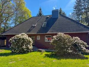 Zweifamilienhaus in zentraler Lage von HH-Schnelsen