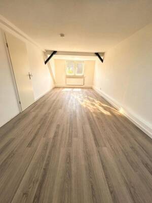Frisch sanierte 2-Zimmer-Dachgeschosswohnung mit Klimaanlage | Garten optional – 6846 Dessau-Roßlau – Vorschaubild 2