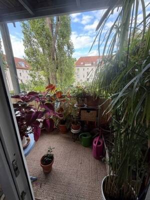 Kreative Leute aufgepasst, hübsche zwei Zimmer mit Wohnküche und Balkon! – 1237 Dresden – Vorschaubild 4