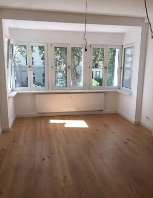2er WG - 2 Zimmer mit 34qm - in 120qm Altbauwohnung (mit 4 Zimmern)