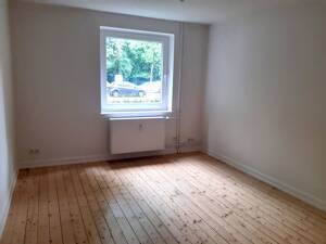 helle 2,5-Zimmer-Wohnung mit Balkon im Hochparterre zum 01.09. zu vermieten – 20535 Hamburg – Vorschaubild 2