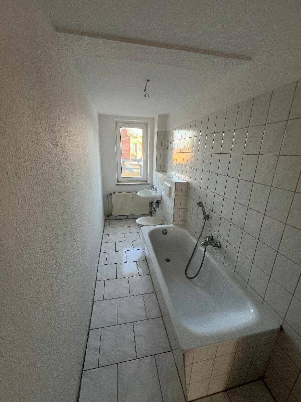 ***Komplettsanierung!!! helle geräumige 4-Raum-Wohnung mit Balkon – Chemnitz – Vorschaubild 7